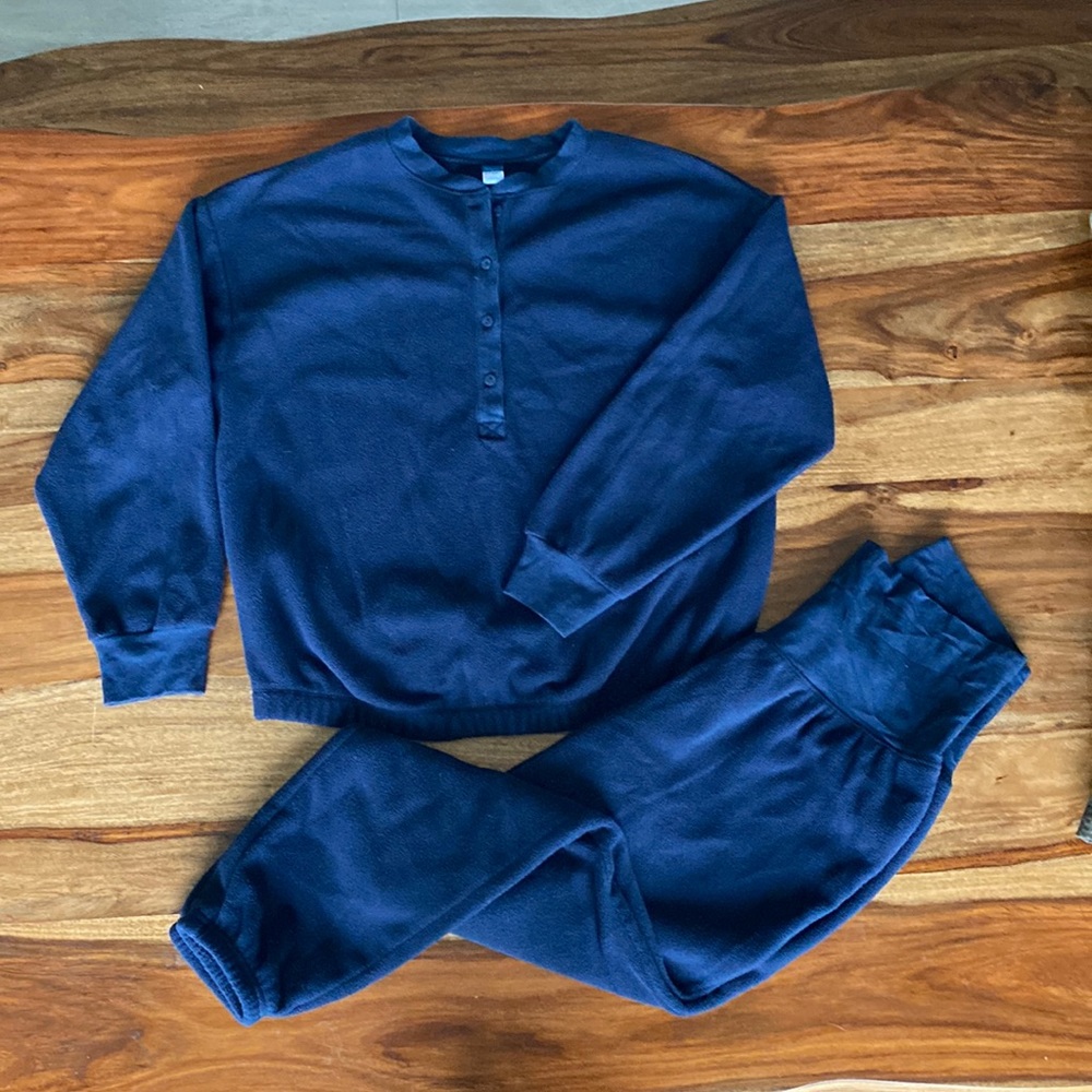 Old Navy Maternity fleece Henley and jogger set